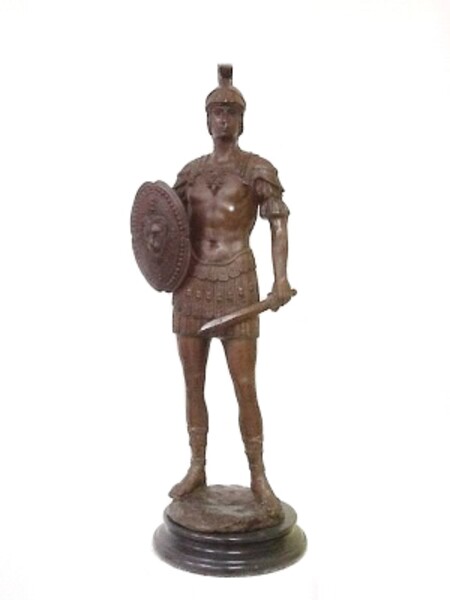 Древнегреческий воин с мечом
