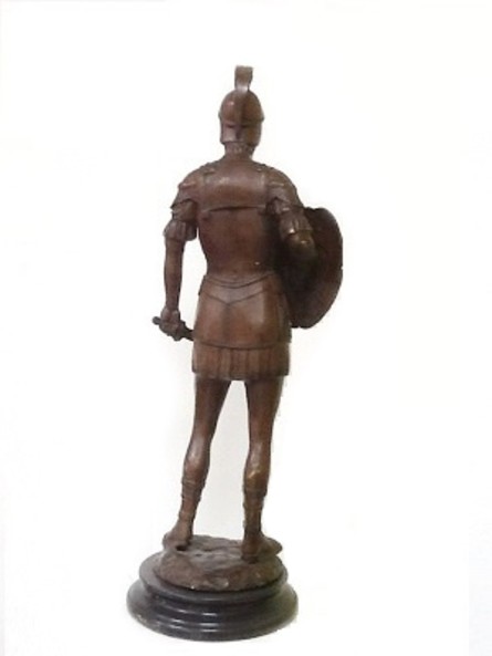 Древнегреческий воин с мечом