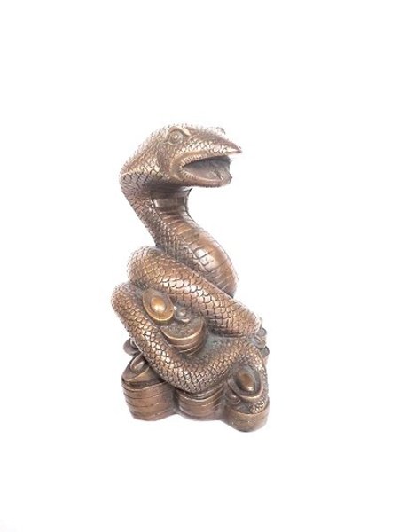 Змея из 12 символов года